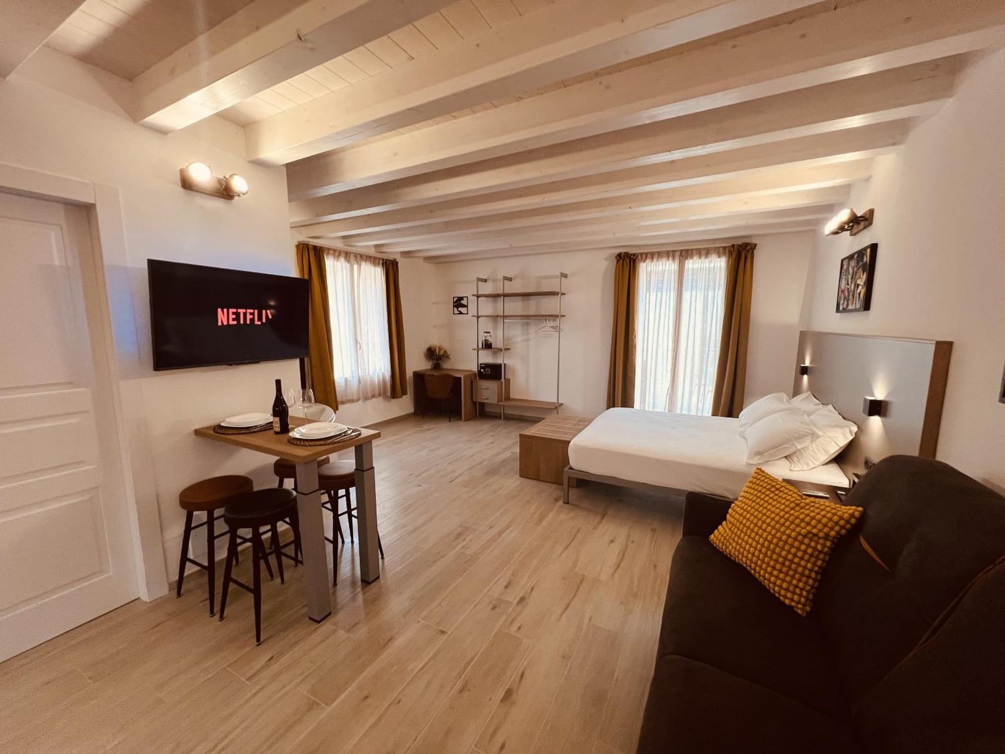 5 Terre Hub 1 Apartment