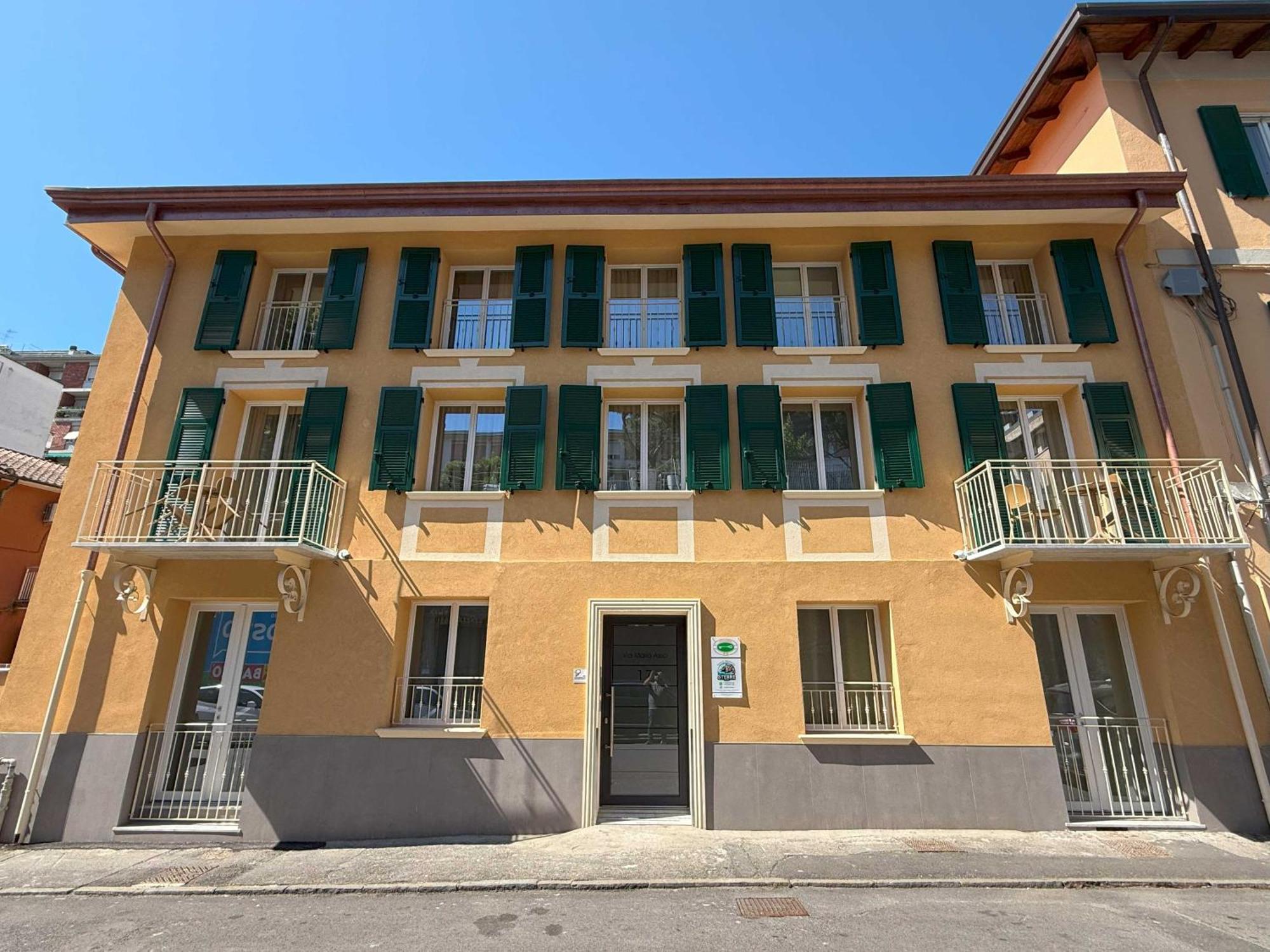 5 Terre Hub 1 *